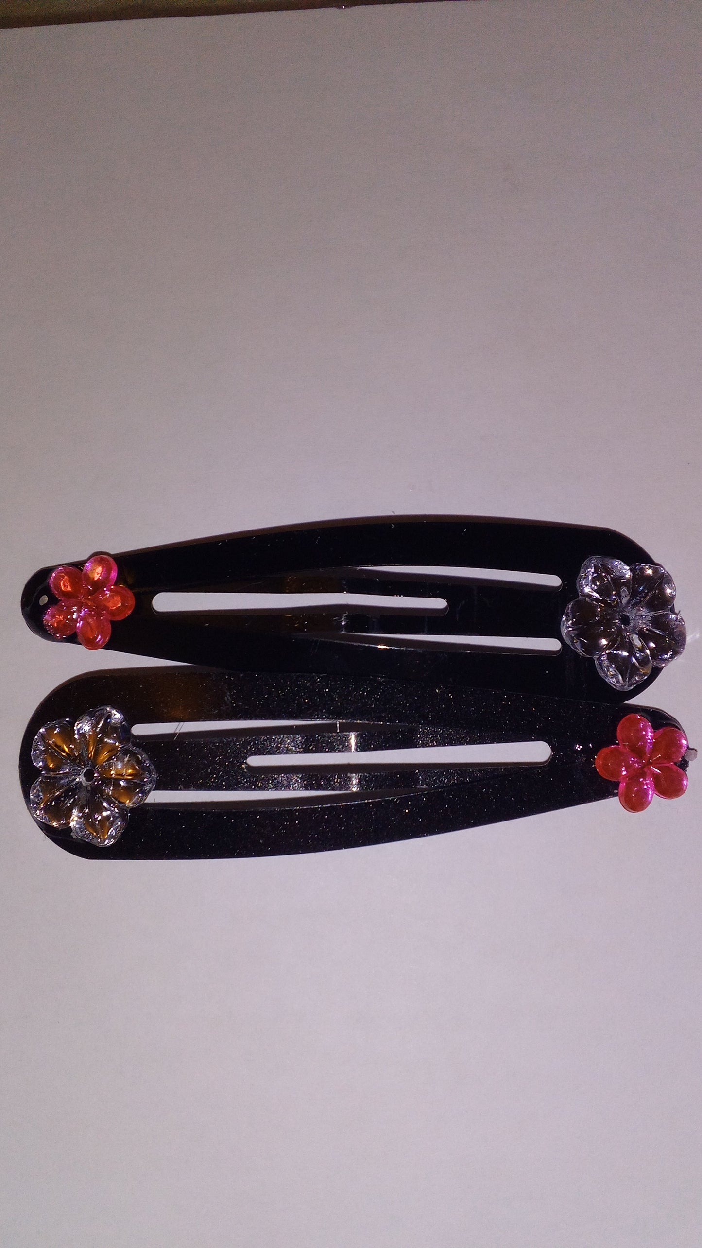 Black hair clip