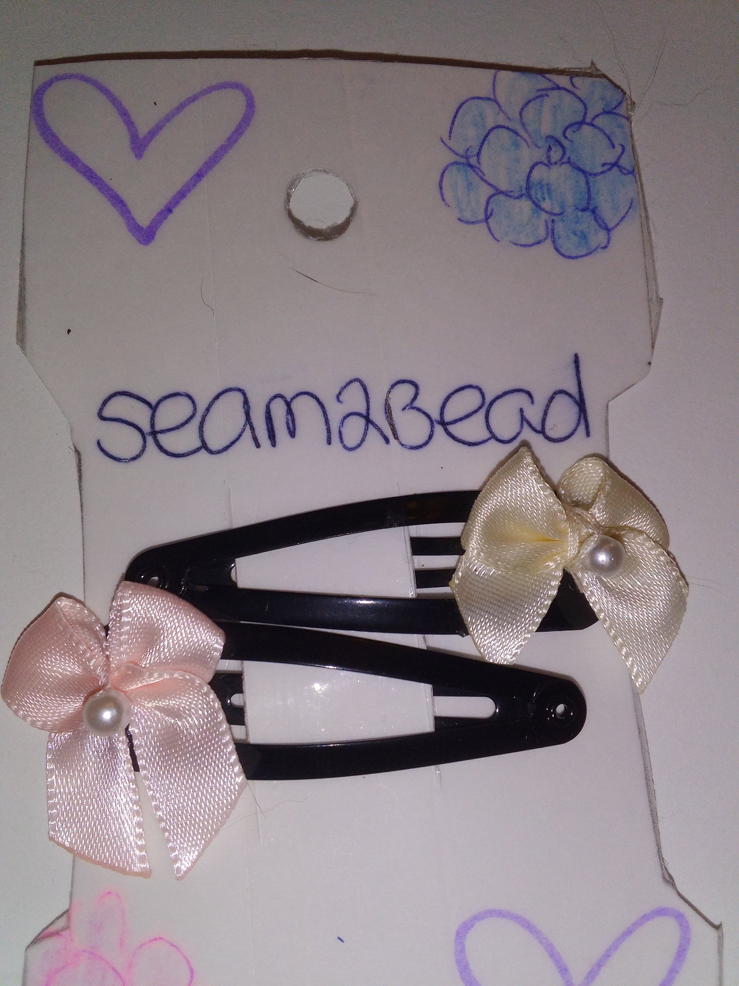 Black hair clip