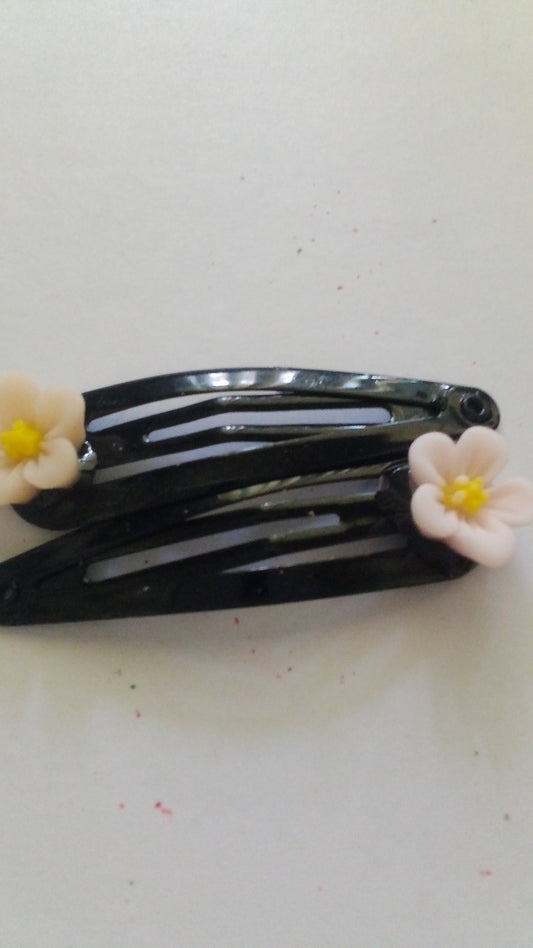 Black hair clip