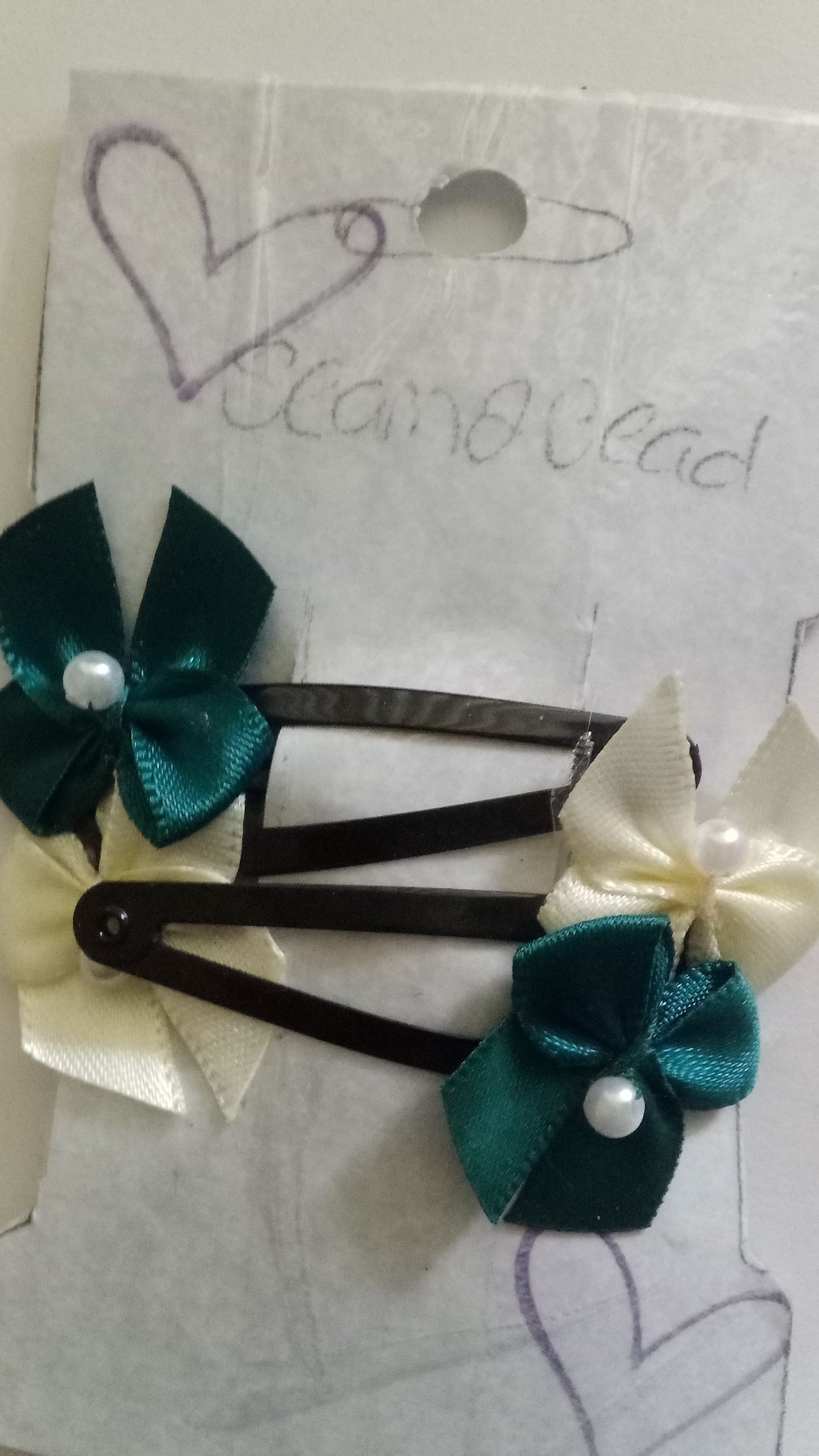 Black hair clip