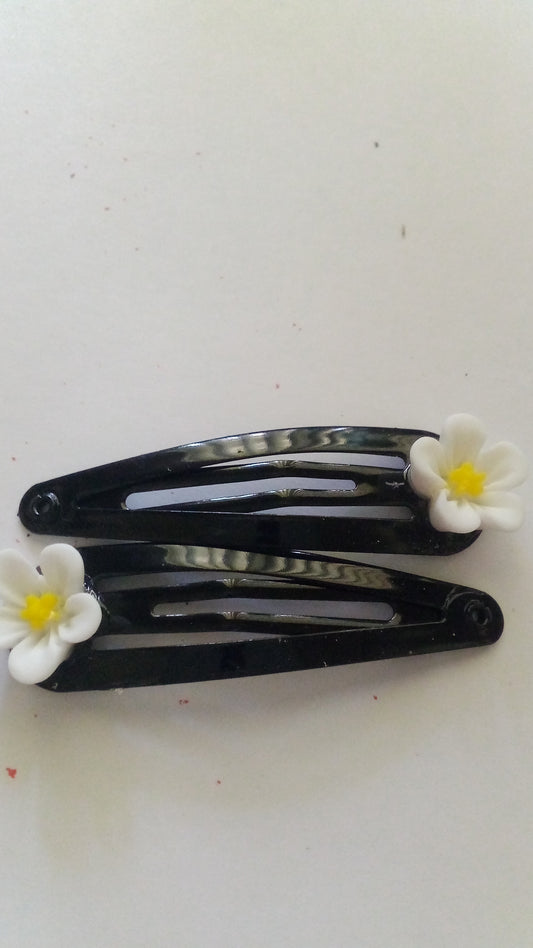 Black hair clip