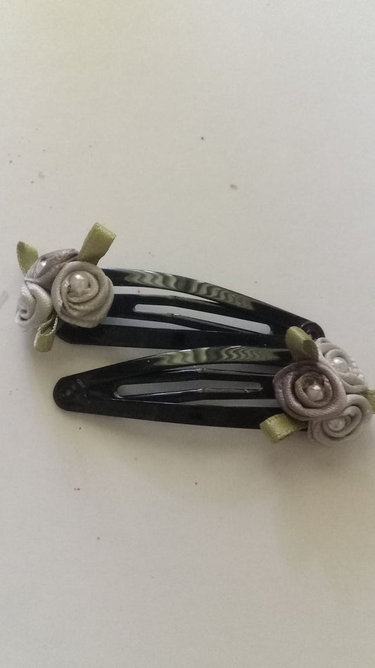 Black hair clip