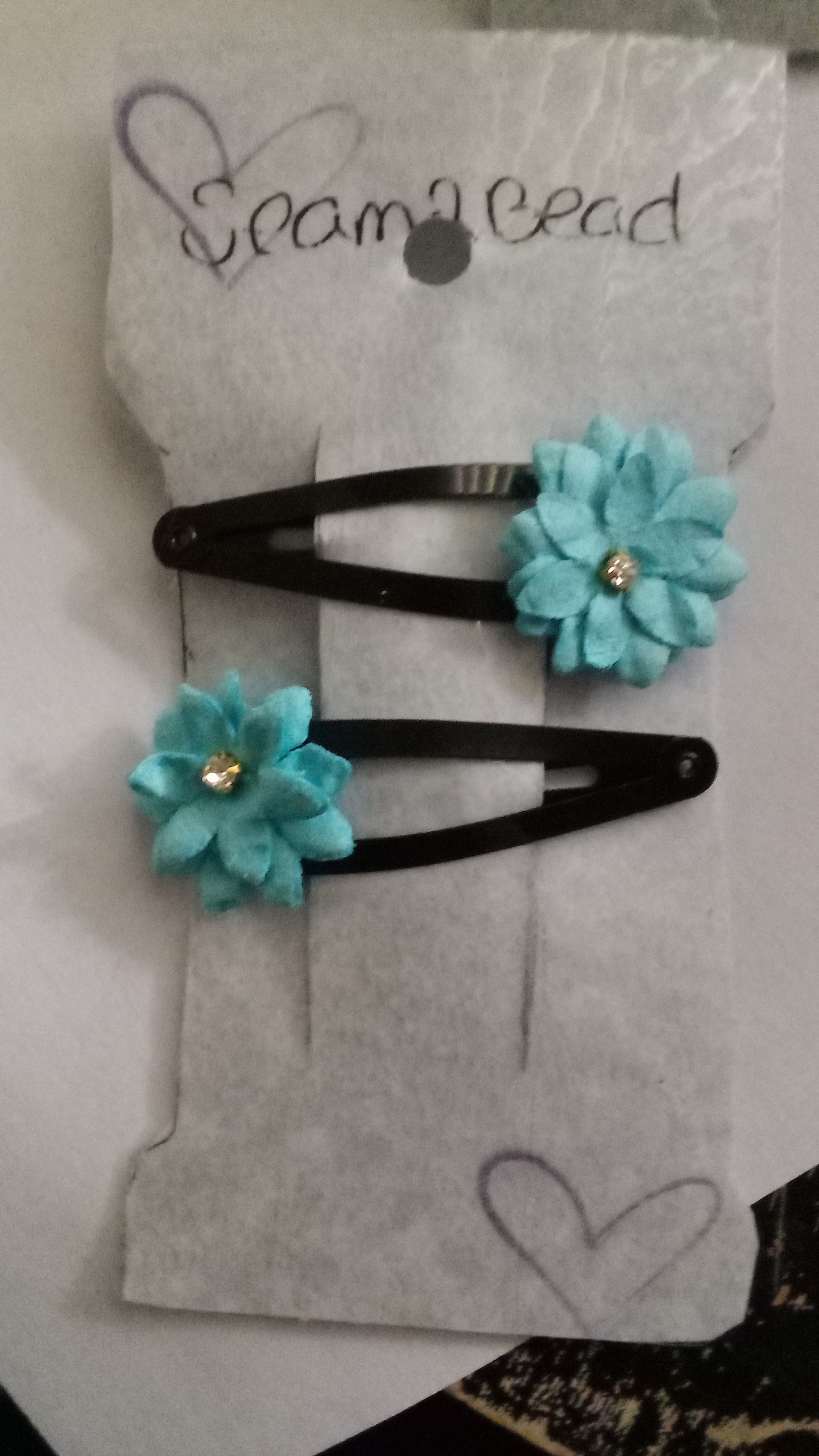 Black hair clip