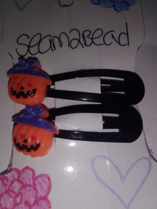 Pumpkin with purple hat
