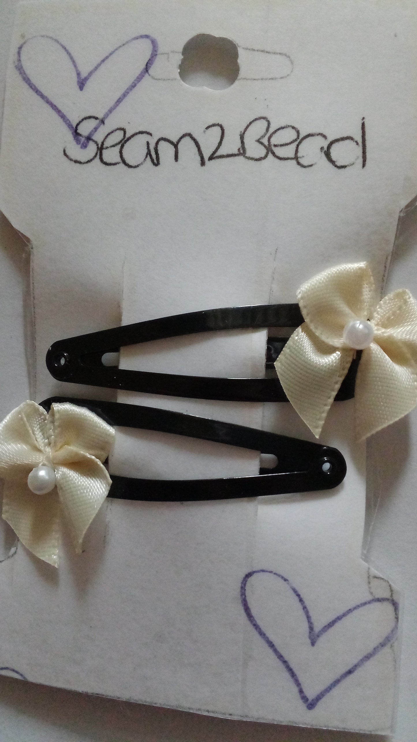 Black hair clip