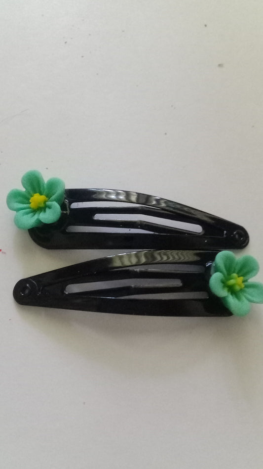 Black hair clip