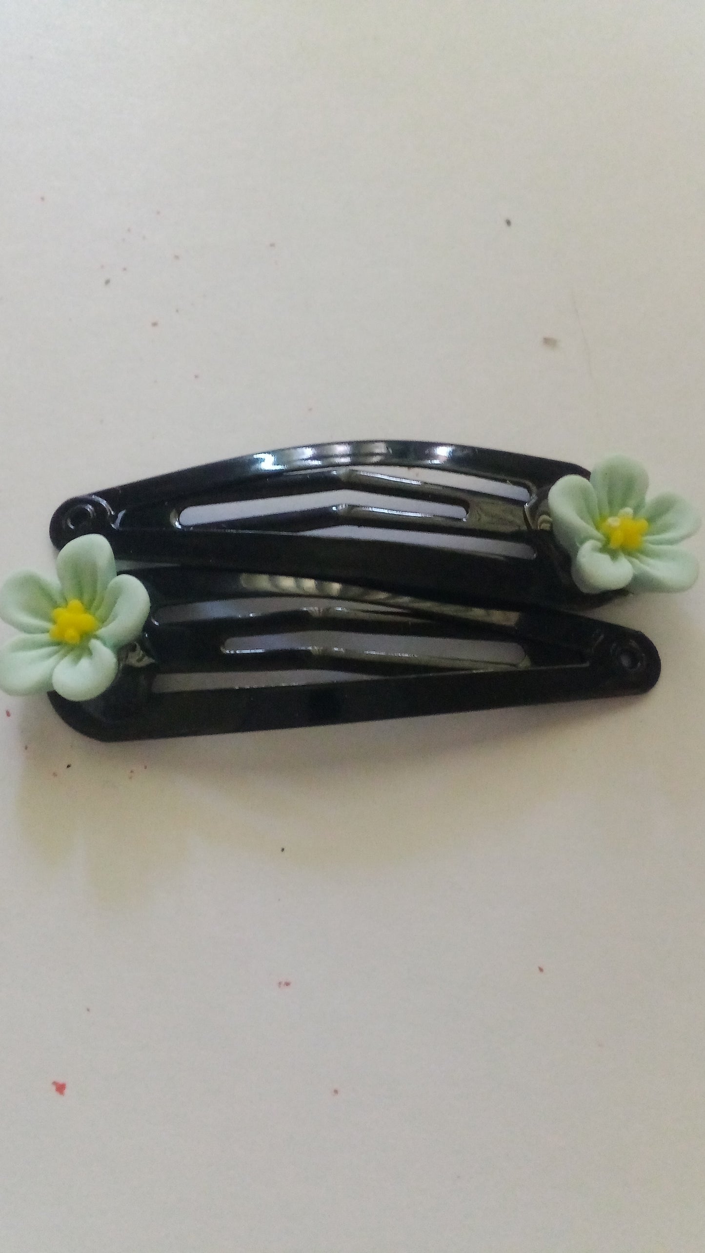 Black hair clip