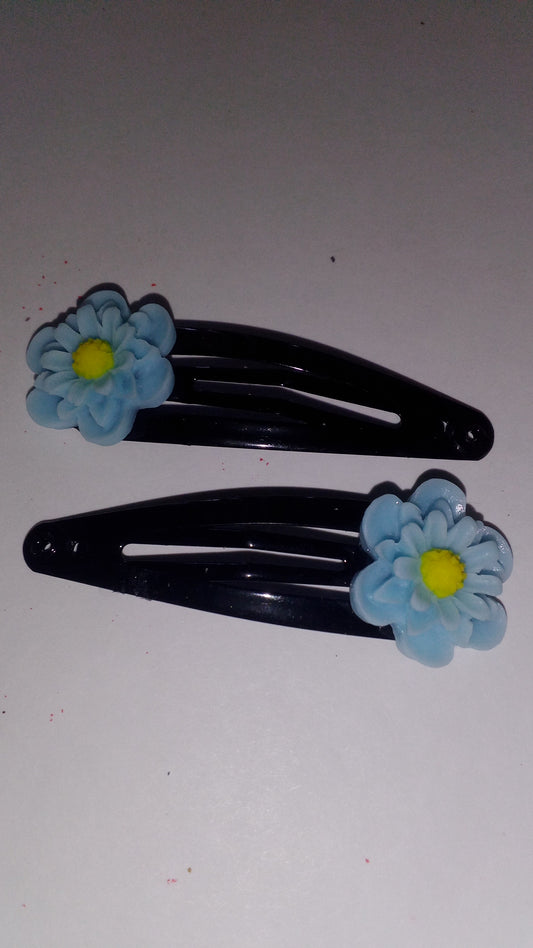 Black hair clip