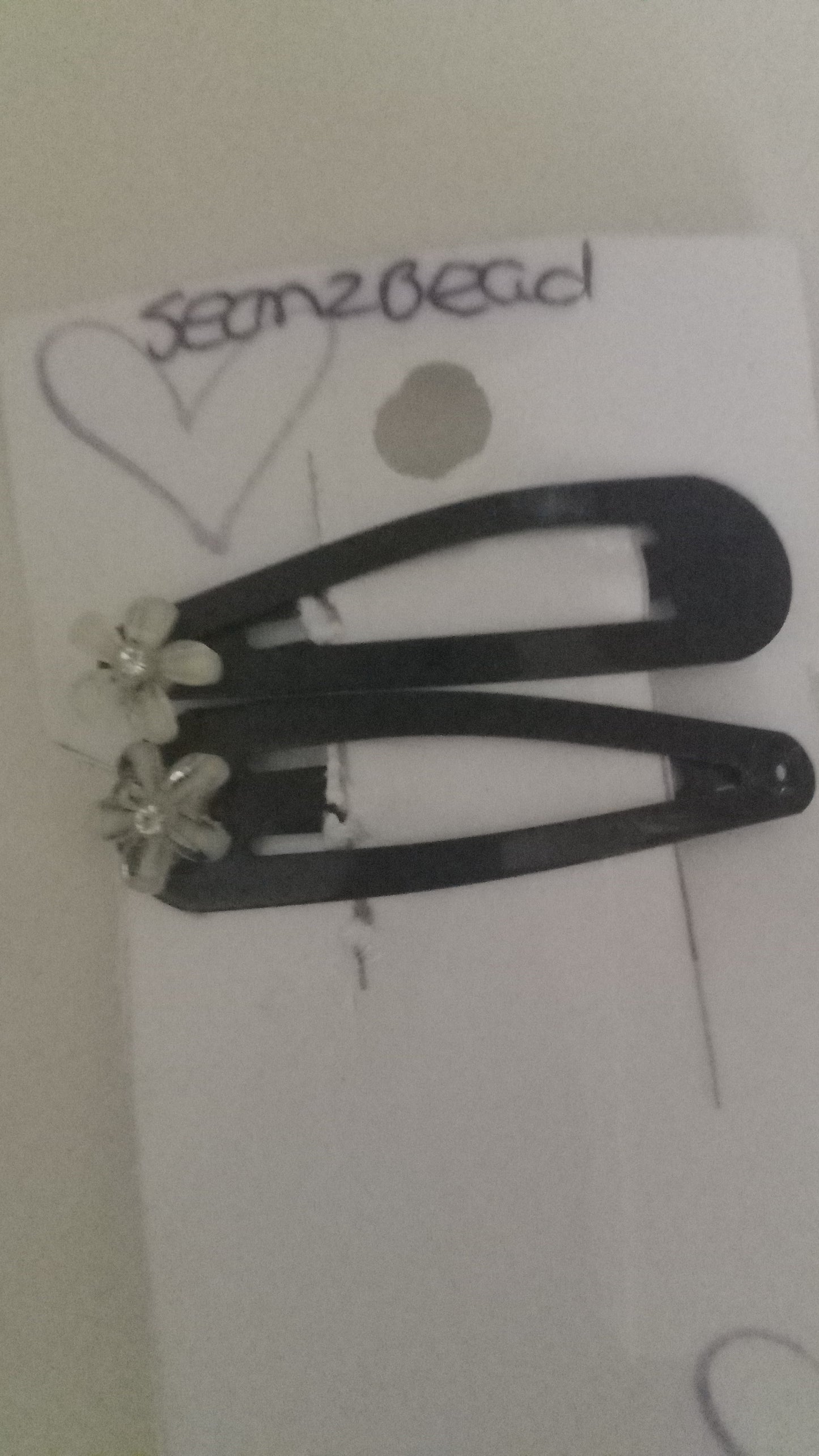 Black hair clip