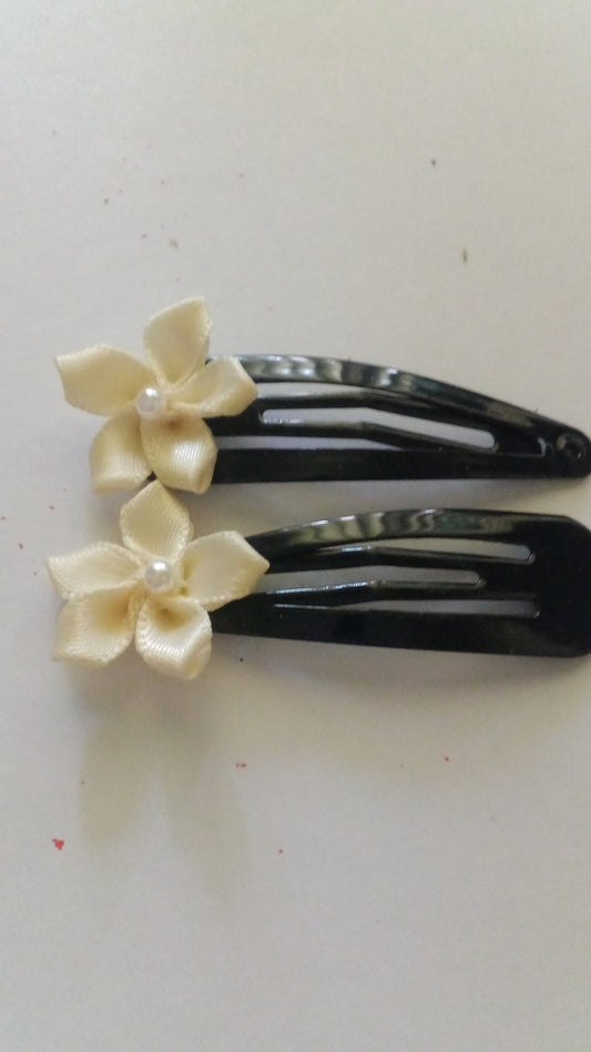 Black hair clip