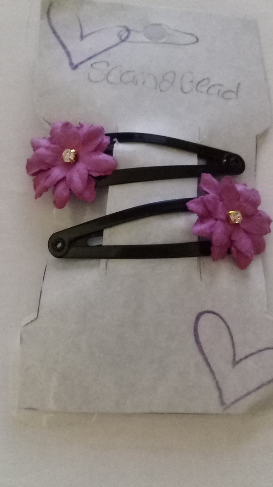 Black hair clip