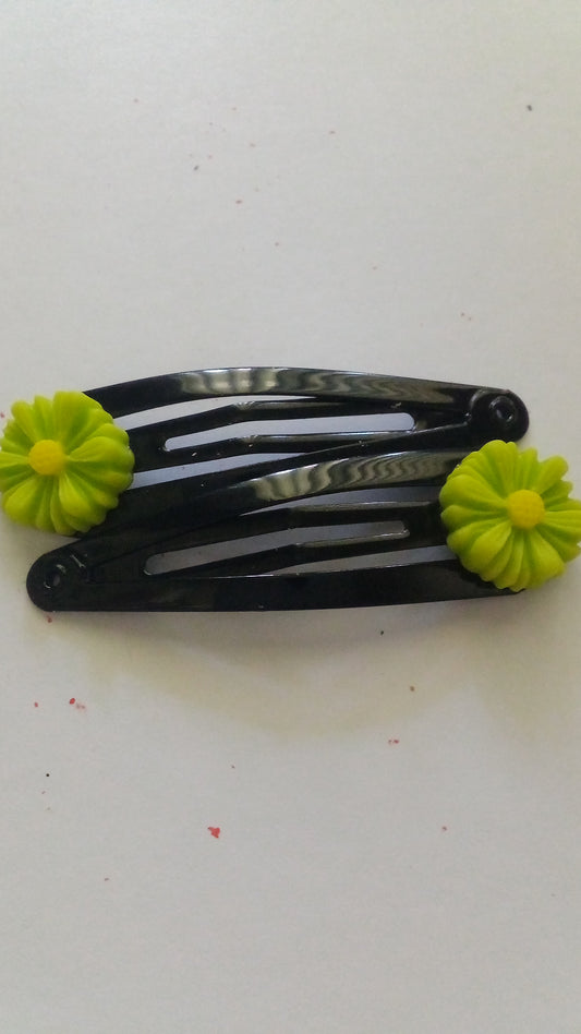 Black hair clip