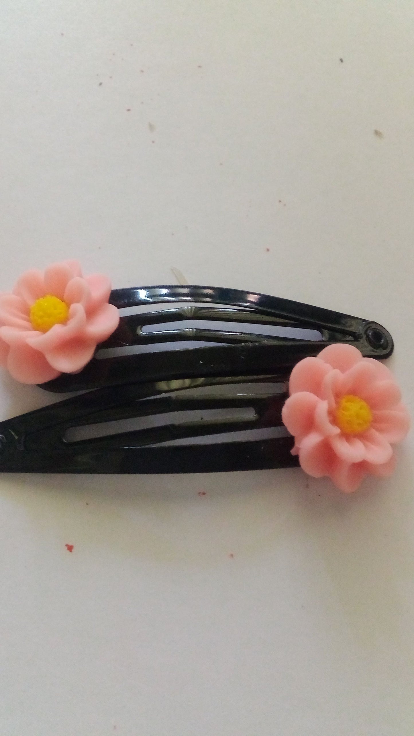 Black hair clip