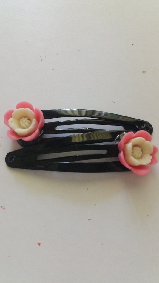 Black hair clip